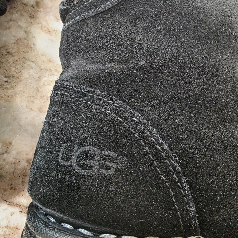 UGG Kaylana Black Suede Sheepskin Lined Winter Boots Women's Size 6